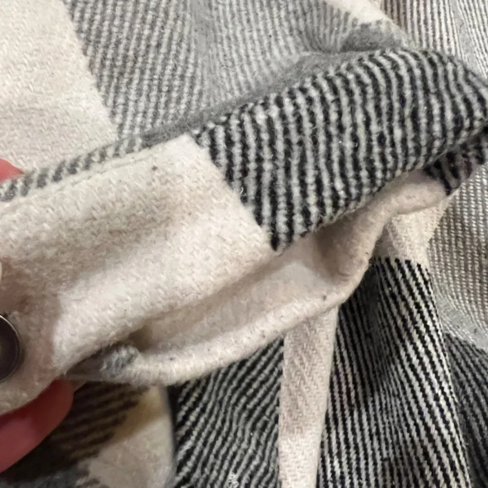 Coat -Oversize plaid button coat, Size Small, Excellent Condition - Picture 14 of 14